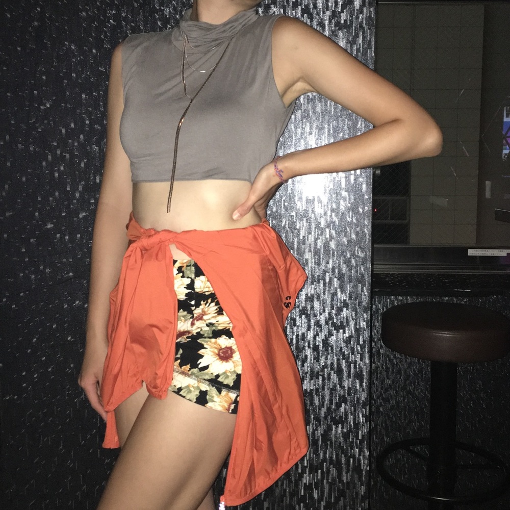 MaxMara cropped sleeveless grey turtleneck